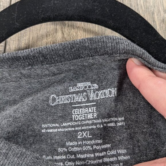 Christmas Vacation Gray Graphic Tee - Picture 4 of 8
